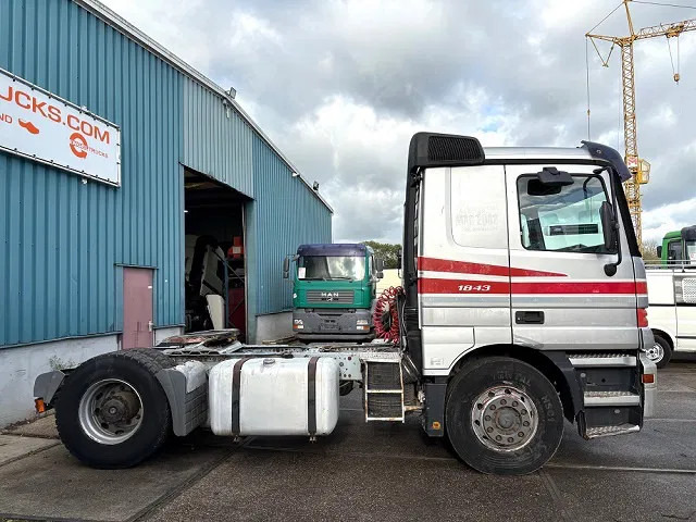 Mercedes-Benz Actros 1843 LS SLEEPERCAB (MP1) (ZF16 MANUAL GEARBOX / REDUCTION AXLE / AIRCONDITIONING / ETC.) - Trekker: afbeelding 4 Mercedes-Benz Actros 1843 LS SLEEPERCAB (MP1) (ZF16 MANUAL GEARBOX / REDUCTION AXLE / AIRCONDITIONING / ETC.) - Trekker: afbeelding 4