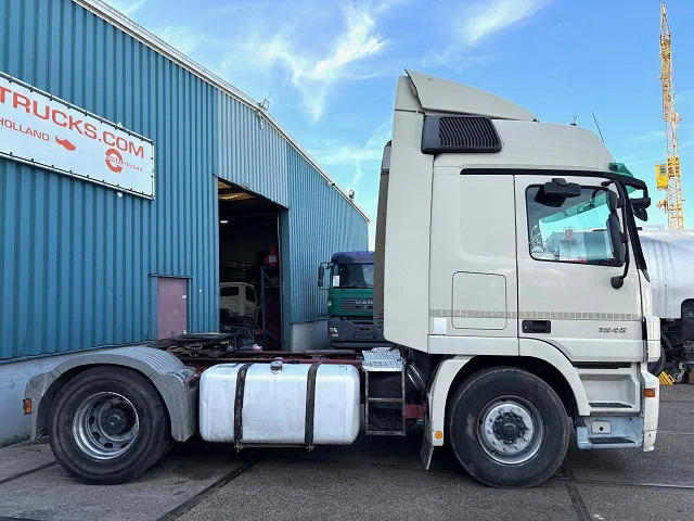 Mercedes-Benz Actros 1846 LS (MP2) (EPS WITH CLUTCH (3 PEDALS) / RETARDER / AIRCONDITIONING / ETC) - Trekker: afbeelding 4 Mercedes-Benz Actros 1846 LS (MP2) (EPS WITH CLUTCH (3 PEDALS) / RETARDER / AIRCONDITIONING / ETC) - Trekker: afbeelding 4