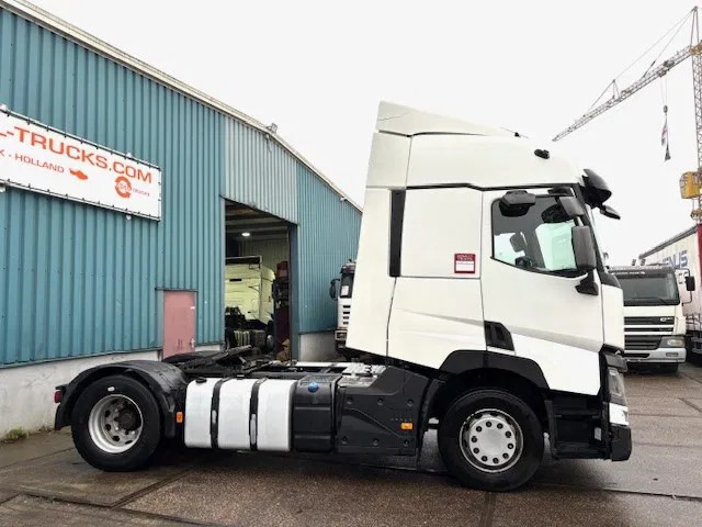 Renault T460 HIGH ROOF 4x2 (EURO 6 / AUTOMATIC GEARBOX / VBI-BRAKE / HYDRAULIC KIT / FRIDGE / AIRCONDITIONING) - Trekker: afbeelding 4 Renault T460 HIGH ROOF 4x2 (EURO 6 / AUTOMATIC GEARBOX / VBI-BRAKE / HYDRAULIC KIT / FRIDGE / AIRCONDITIONING) - Trekker: afbeelding 4