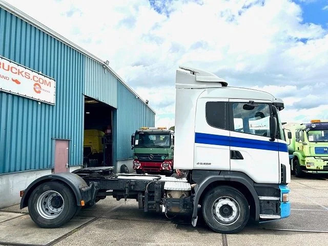 Scania R124-400 L 4x2 SLEEPERCAB ADR/VLG (2 FUEL LINES!!) (EURO 2 / 12 GEARS MANUAL GEARBOX / RETARDER / BLOWER / P.T.O. / AIRCONDITION - Trekker: afbeelding 4 Scania R124-400 L 4x2 SLEEPERCAB ADR/VLG (2 FUEL LINES!!) (EURO 2 / 12 GEARS MANUAL GEARBOX / RETARDER / BLOWER / P.T.O. / AIRCONDITION - Trekker: afbeelding 4
