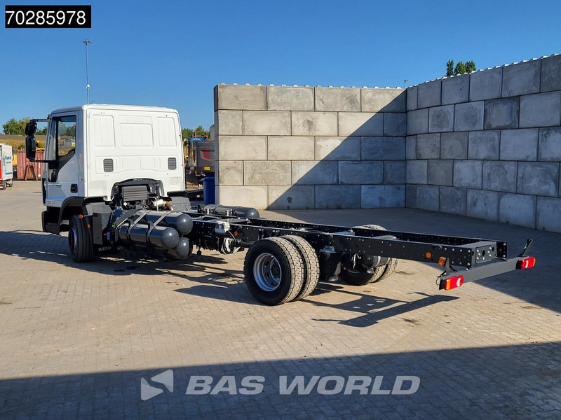 Iveco 120-210L 4X2 NEW 12tons chassis! CNG Engine TELMA Retarder Manual Euro 6 - Chassis vrachtwagen: afbeelding 2 Iveco 120-210L 4X2 NEW 12tons chassis! CNG Engine TELMA Retarder Manual Euro 6 - Chassis vrachtwagen: afbeelding 2