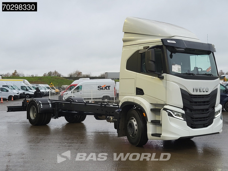 Iveco S-WAY 340 4X2 NEW! Chassis Automatic LED ACC Euro 6 - Chassis vrachtwagen: afbeelding 5 Iveco S-WAY 340 4X2 NEW! Chassis Automatic LED ACC Euro 6 - Chassis vrachtwagen: afbeelding 5