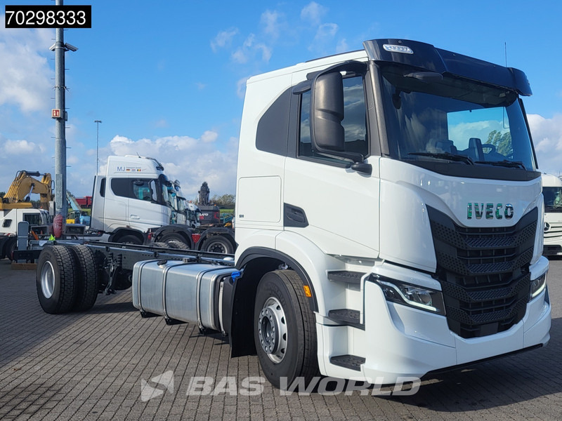 Iveco S-Way 340 4X2 NEW! Chassis Automatic Navi LED Euro 6 - Chassis vrachtwagen: afbeelding 3 Iveco S-Way 340 4X2 NEW! Chassis Automatic Navi LED Euro 6 - Chassis vrachtwagen: afbeelding 3