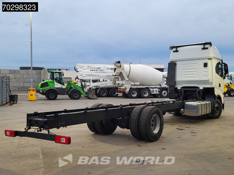 Iveco S-Way 420 4X2 NEW! Chassis, Automatic Standklima 2xTanks Euro 6 - Chassis vrachtwagen: afbeelding 5 Iveco S-Way 420 4X2 NEW! Chassis, Automatic Standklima 2xTanks Euro 6 - Chassis vrachtwagen: afbeelding 5