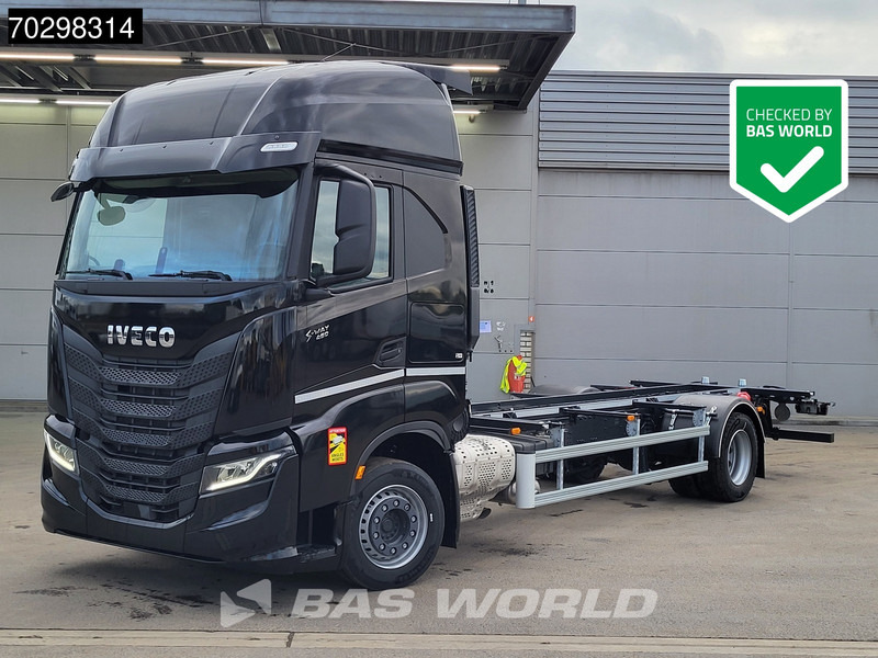 Iveco S-Way 460 4X2 NEW!! BDF Automatic Full air ACC Led Euro 6 - Containertransporter/ Wissellaadbak vrachtwagen: afbeelding 1 Iveco S-Way 460 4X2 NEW!! BDF Automatic Full air ACC Led Euro 6 - Containertransporter/ Wissellaadbak vrachtwagen: afbeelding 1