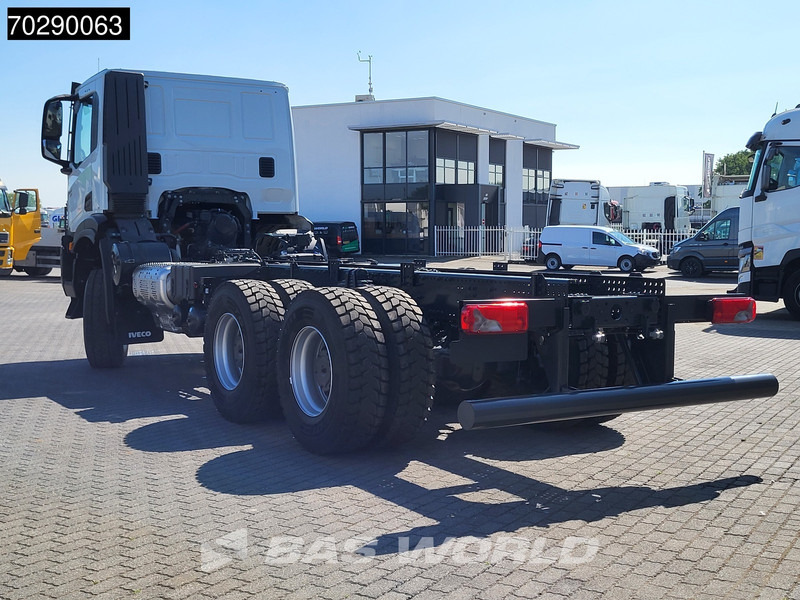 Iveco T-WAY 360 6X6 NEW 6x6 chassis! Big-Axle Steelsuspension Automatic Euro 6 - Chassis vrachtwagen: afbeelding 2 Iveco T-WAY 360 6X6 NEW 6x6 chassis! Big-Axle Steelsuspension Automatic Euro 6 - Chassis vrachtwagen: afbeelding 2