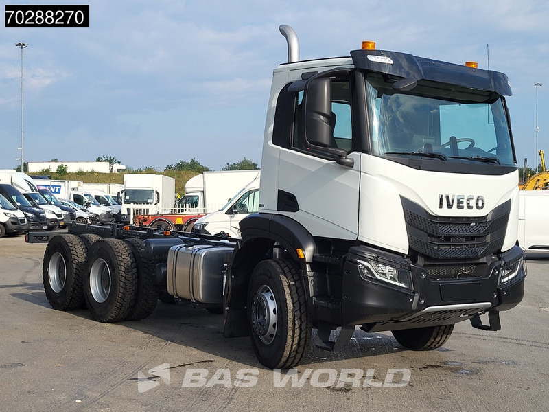 Iveco X-Way 460 6X4 NEW chassis Retarder Big-Axle Full Steel Navi Euro 6 - Chassis vrachtwagen: afbeelding 3 Iveco X-Way 460 6X4 NEW chassis Retarder Big-Axle Full Steel Navi Euro 6 - Chassis vrachtwagen: afbeelding 3