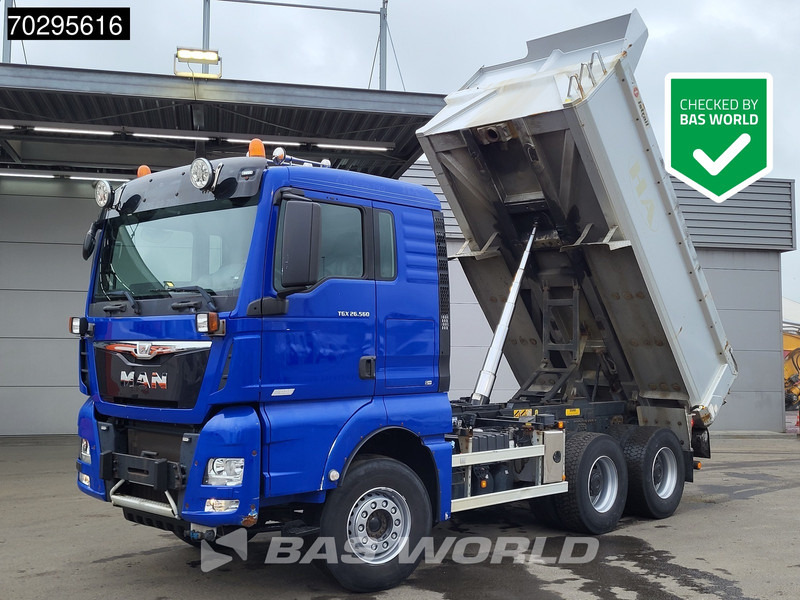 MAN TGX 26.560 TGX 6X4 Retarder 11m3 Istrail Tipper Big-Axle Automatic Xenon Navi Euro 6 - Kipper vrachtwagen: afbeelding 1 MAN TGX 26.560 TGX 6X4 Retarder 11m3 Istrail Tipper Big-Axle Automatic Xenon Navi Euro 6 - Kipper vrachtwagen: afbeelding 1
