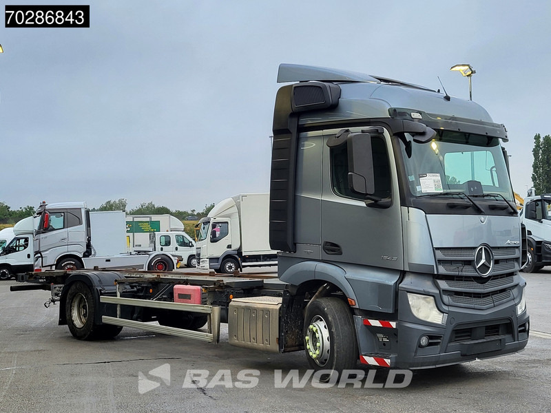 Mercedes-Benz Actros 1843 4X2 BDF 2xTanks Automatic Euro 6 - Containertransporter/ Wissellaadbak vrachtwagen: afbeelding 3 Mercedes-Benz Actros 1843 4X2 BDF 2xTanks Automatic Euro 6 - Containertransporter/ Wissellaadbak vrachtwagen: afbeelding 3