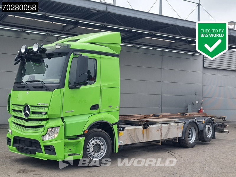 Mercedes-Benz Actros 2545 6X2 Hydraulic Liftable BDF system Lift+steering axle ADR Euro 6 - Containertransporter/ Wissellaadbak vrachtwagen: afbeelding 1 Mercedes-Benz Actros 2545 6X2 Hydraulic Liftable BDF system Lift+steering axle ADR Euro 6 - Containertransporter/ Wissellaadbak vrachtwagen: afbeelding 1