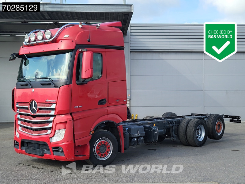 Mercedes-Benz Actros 2548 Actros 6X2 BigSpace Retarder PTO Liftachse Xenon ACC Navi Euro 6 - Chassis vrachtwagen: afbeelding 1 Mercedes-Benz Actros 2548 Actros 6X2 BigSpace Retarder PTO Liftachse Xenon ACC Navi Euro 6 - Chassis vrachtwagen: afbeelding 1