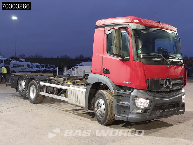 Mercedes-Benz Antos 2533 Antos 6X2 BDF ADR Full Air Suspension Lift+Steering Axle Automatic Euro 6 - Containertransporter/ Wissellaadbak vrachtwagen: afbeelding 3 Mercedes-Benz Antos 2533 Antos 6X2 BDF ADR Full Air Suspension Lift+Steering Axle Automatic Euro 6 - Containertransporter/ Wissellaadbak vrachtwagen: afbeelding 3
