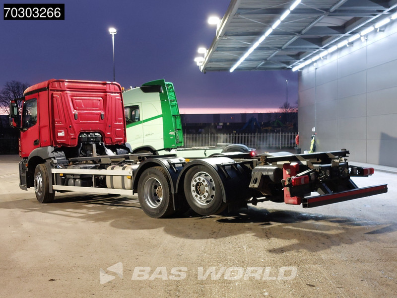 Mercedes-Benz Antos 2533 Antos 6X2 BDF ADR Full Air Suspension Lift+Steering Axle Automatic Euro 6 - Containertransporter/ Wissellaadbak vrachtwagen: afbeelding 2 Mercedes-Benz Antos 2533 Antos 6X2 BDF ADR Full Air Suspension Lift+Steering Axle Automatic Euro 6 - Containertransporter/ Wissellaadbak vrachtwagen: afbeelding 2