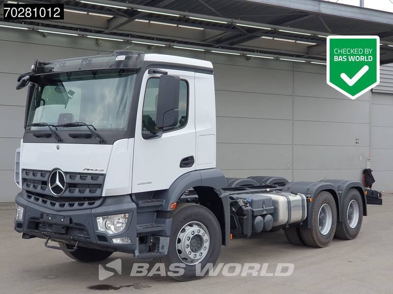 Mercedes-Benz Arocs 2636 6X4 NEW chassis Flange PTO Big-Axle Steelsuspension Euro 6 - Chassis vrachtwagen: afbeelding 1 Mercedes-Benz Arocs 2636 6X4 NEW chassis Flange PTO Big-Axle Steelsuspension Euro 6 - Chassis vrachtwagen: afbeelding 1