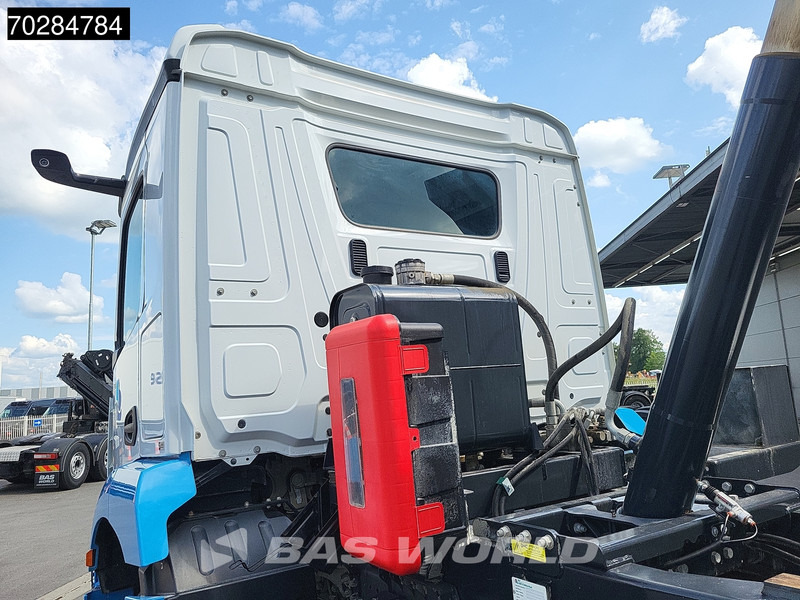 Mercedes-Benz Arocs 3243 8X4 16m3 tipper Big-Axle Steelsuspension Automatic Navi Euro 6 - Kipper vrachtwagen: afbeelding 5 Mercedes-Benz Arocs 3243 8X4 16m3 tipper Big-Axle Steelsuspension Automatic Navi Euro 6 - Kipper vrachtwagen: afbeelding 5