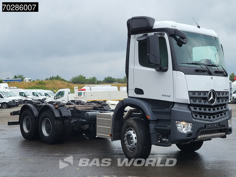 Mercedes-Benz Arocs 3342 6X4 NEW 6x4 chassis Big-Axle Automatic Steel suspension Euro 3 - Chassis vrachtwagen: afbeelding 3 Mercedes-Benz Arocs 3342 6X4 NEW 6x4 chassis Big-Axle Automatic Steel suspension Euro 3 - Chassis vrachtwagen: afbeelding 3