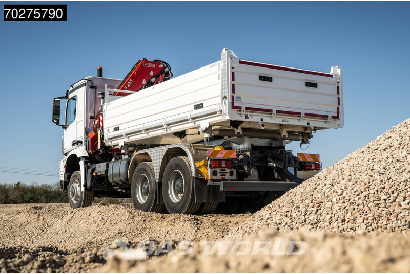 Mercedes-Benz Arocs 3348 6X6 Full Steel Retarder Fassi 25T/M Crane Kran Euro 6 - Kipper vrachtwagen, Kraanwagen: afbeelding 5 Mercedes-Benz Arocs 3348 6X6 Full Steel Retarder Fassi 25T/M Crane Kran Euro 6 - Kipper vrachtwagen, Kraanwagen: afbeelding 5