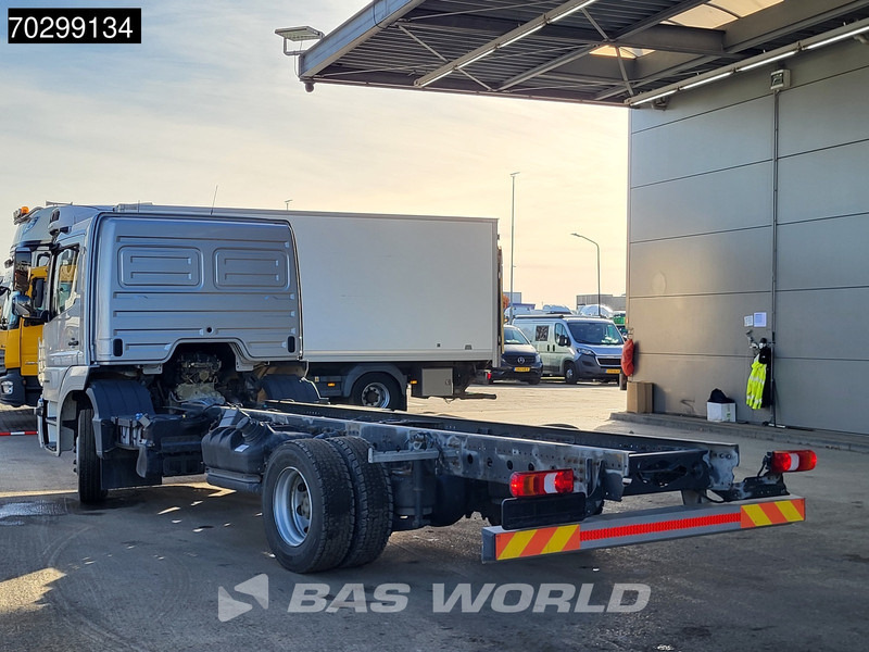 Mercedes-Benz Atego 1224 Atego 4X2 12tons chassis LOW Mileage! Automatic Airco Euro 6 - Chassis vrachtwagen: afbeelding 2 Mercedes-Benz Atego 1224 Atego 4X2 12tons chassis LOW Mileage! Automatic Airco Euro 6 - Chassis vrachtwagen: afbeelding 2