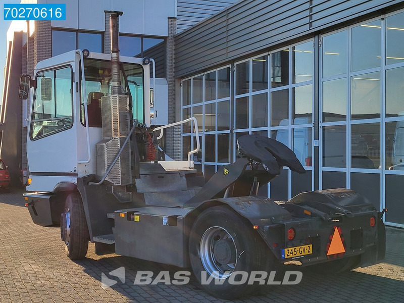 Terberg YT182 4X2 - Terminal trekker: afbeelding 2 Terberg YT182 4X2 - Terminal trekker: afbeelding 2