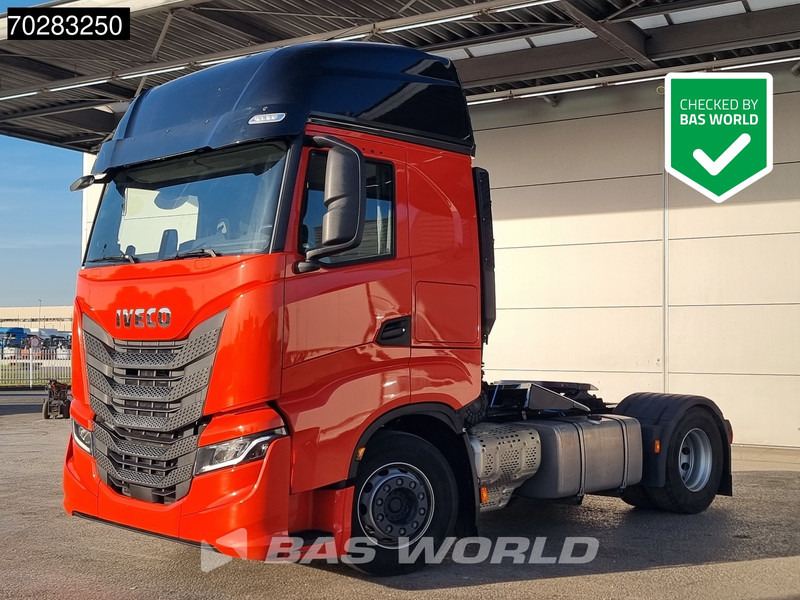 Iveco S-Way 490 4X2 DAMAGED! chassis bent 2x Tanks LED Navi Euro 6 - Trekker: afbeelding 1 Iveco S-Way 490 4X2 DAMAGED! chassis bent 2x Tanks LED Navi Euro 6 - Trekker: afbeelding 1