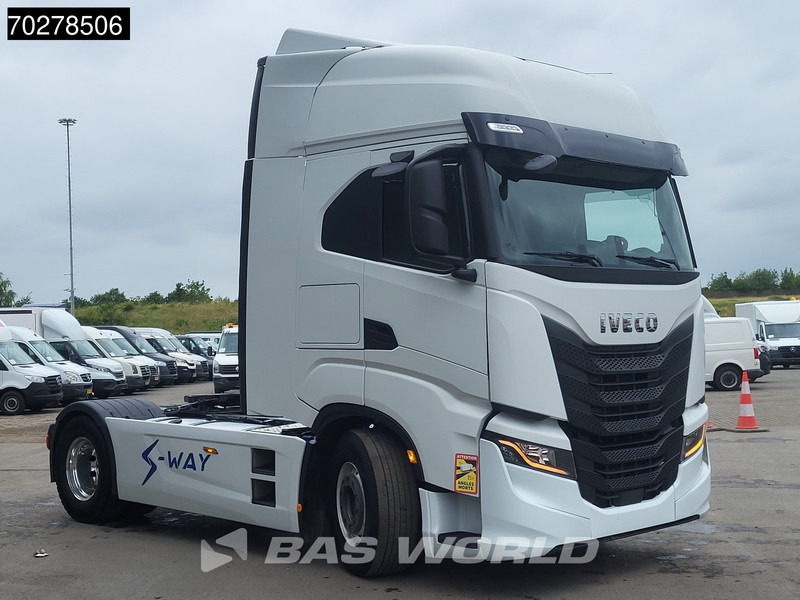 Iveco S-Way 570 S-Way 4X2 Retarder 2x Tanks Standklima Navi Alcoa's - Trekker: afbeelding 3 Iveco S-Way 570 S-Way 4X2 Retarder 2x Tanks Standklima Navi Alcoa's - Trekker: afbeelding 3