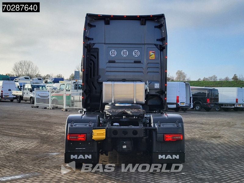 MAN TGX 18.520 4X2 Individual Lion S! New Hydrauliks GX Retarder Full-Air 2x Tanks Navi LED ACC Euro 6 - Trekker: afbeelding 3 MAN TGX 18.520 4X2 Individual Lion S! New Hydrauliks GX Retarder Full-Air 2x Tanks Navi LED ACC Euro 6 - Trekker: afbeelding 3