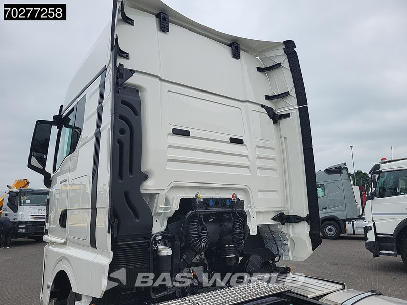 MAN TGX 18.520 4X2 NEW! GX Retarder 2x Tanks Standklima ACC - Trekker: afbeelding 3 MAN TGX 18.520 4X2 NEW! GX Retarder 2x Tanks Standklima ACC - Trekker: afbeelding 3