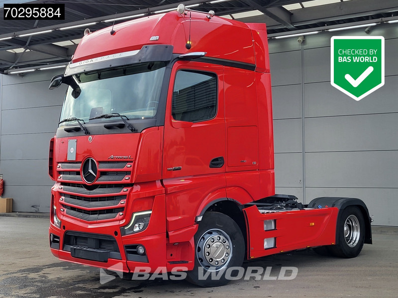 Mercedes-Benz Actros 1858 4X2 GigaSpace Retarder 2xTanks Leather Standairco PPC Navi ACC Euro 6 - Trekker: afbeelding 1 Mercedes-Benz Actros 1858 4X2 GigaSpace Retarder 2xTanks Leather Standairco PPC Navi ACC Euro 6 - Trekker: afbeelding 1