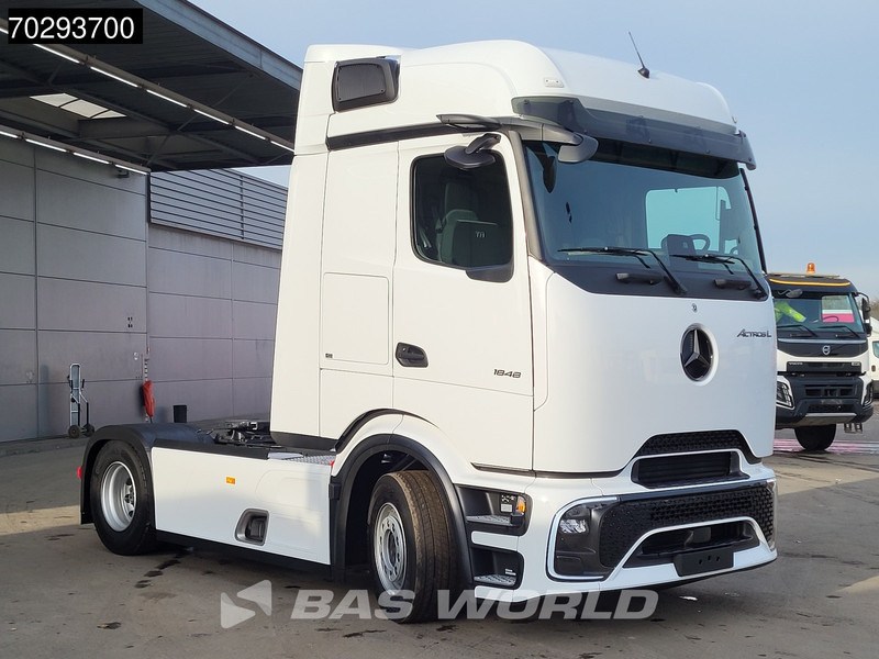 Mercedes-Benz Actros L 1848 4X2 NEW! ProCabin-Big 2x tanks Retarder Standclima Navi ACC - Trekker: afbeelding 3 Mercedes-Benz Actros L 1848 4X2 NEW! ProCabin-Big 2x tanks Retarder Standclima Navi ACC - Trekker: afbeelding 3