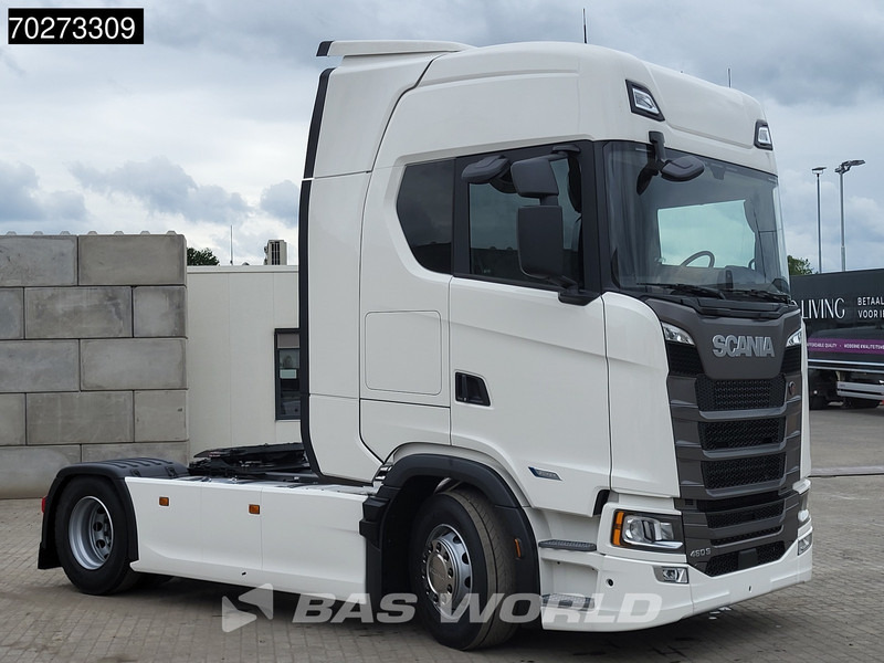 Scania S460 4X2 NEW! Retarder 2x Tanks ACC Navi Standklima - Trekker: afbeelding 3 Scania S460 4X2 NEW! Retarder 2x Tanks ACC Navi Standklima - Trekker: afbeelding 3