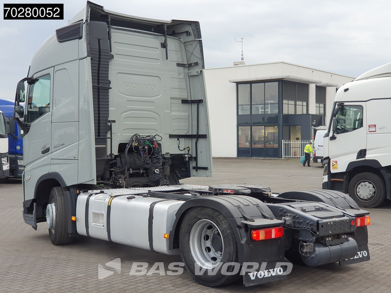 Volvo FH 460 FH 4X2 VEB+ 2x Tanks ACC LED - Trekker: afbeelding 2 Volvo FH 460 FH 4X2 VEB+ 2x Tanks ACC LED - Trekker: afbeelding 2