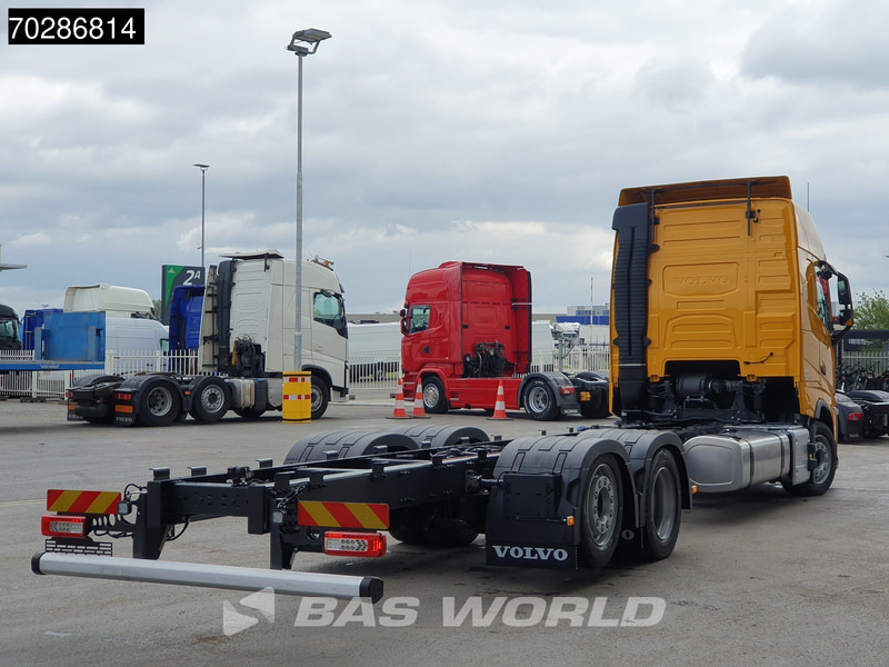 Volvo FH 460 6X2 NEW chassis! Full air Suspension Lift-Axle Navi ACC LED Euro 6 - Chassis vrachtwagen: afbeelding 5 Volvo FH 460 6X2 NEW chassis! Full air Suspension Lift-Axle Navi ACC LED Euro 6 - Chassis vrachtwagen: afbeelding 5
