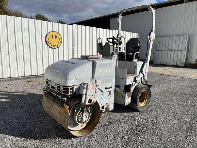 Caterpillar CB225E - Asfaltwals: afbeelding 2 Caterpillar CB225E - Asfaltwals: afbeelding 2