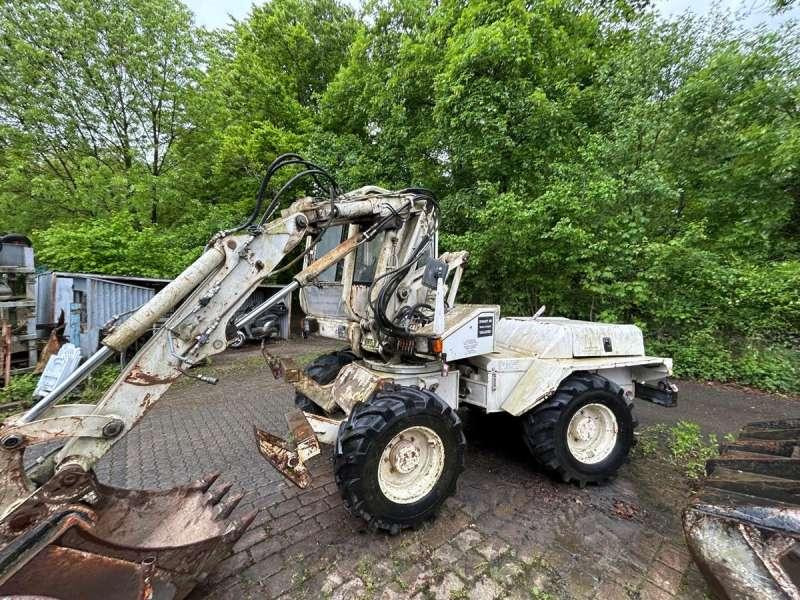Mecalac 8CXI - Mobiele graafmachine: afbeelding 2 Mecalac 8CXI - Mobiele graafmachine: afbeelding 2