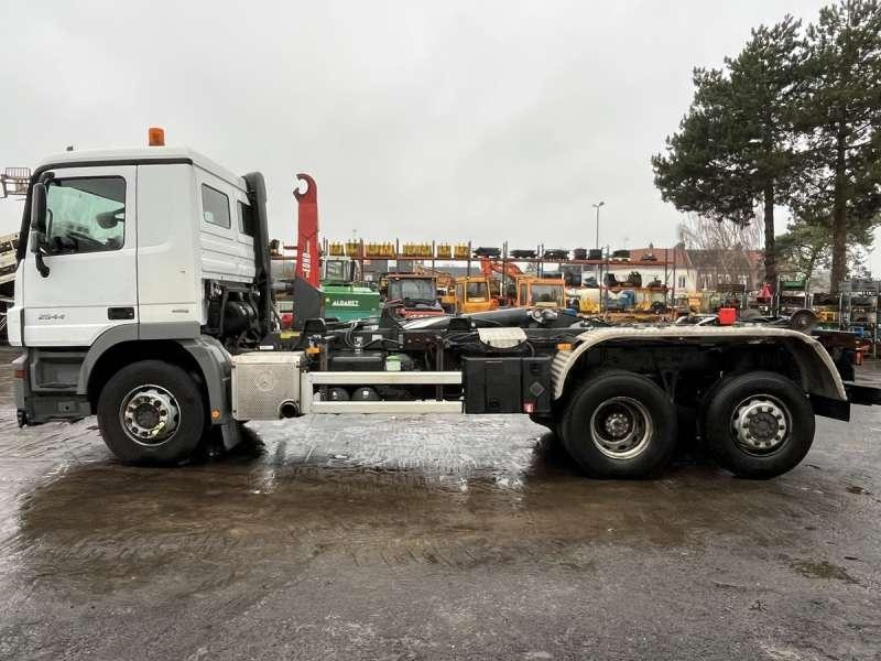 Mercedes ACTROS 2544 - Haakarmsysteem vrachtwagen: afbeelding 4 Mercedes ACTROS 2544 - Haakarmsysteem vrachtwagen: afbeelding 4
