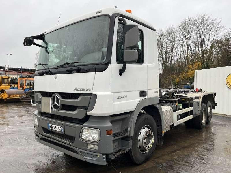 Mercedes ACTROS 2544 - Haakarmsysteem vrachtwagen: afbeelding 2 Mercedes ACTROS 2544 - Haakarmsysteem vrachtwagen: afbeelding 2