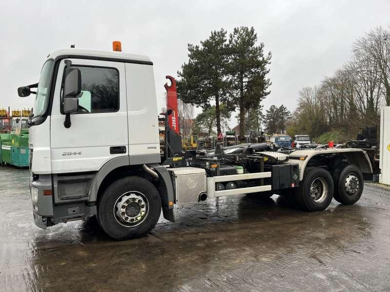 Mercedes ACTROS 2544 - Haakarmsysteem vrachtwagen: afbeelding 3 Mercedes ACTROS 2544 - Haakarmsysteem vrachtwagen: afbeelding 3