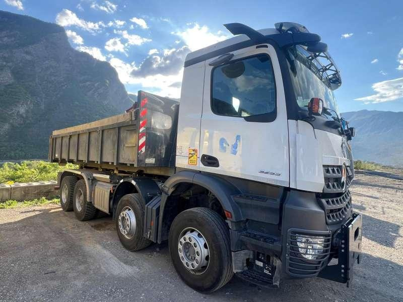 Mercedes AROCS 3253 8X4 - Kipper vrachtwagen: afbeelding 1 Mercedes AROCS 3253 8X4 - Kipper vrachtwagen: afbeelding 1