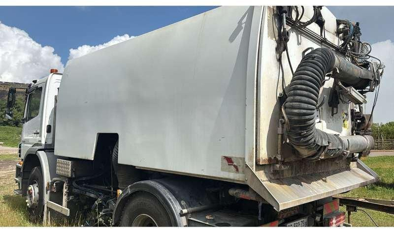 Mercedes AXOR 1829 - Veegwagen: afbeelding 4 Mercedes AXOR 1829 - Veegwagen: afbeelding 4