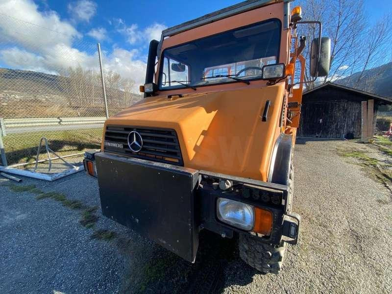 Mercedes UNIMOG U 140 MACHINE SUISSE - Kipper vrachtwagen: afbeelding 3 Mercedes UNIMOG U 140 MACHINE SUISSE - Kipper vrachtwagen: afbeelding 3