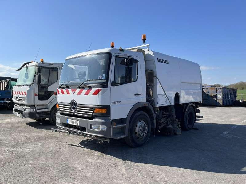 Renault 240DXI + MERCEDES 1517 - Veegwagen: afbeelding 4 Renault 240DXI + MERCEDES 1517 - Veegwagen: afbeelding 4