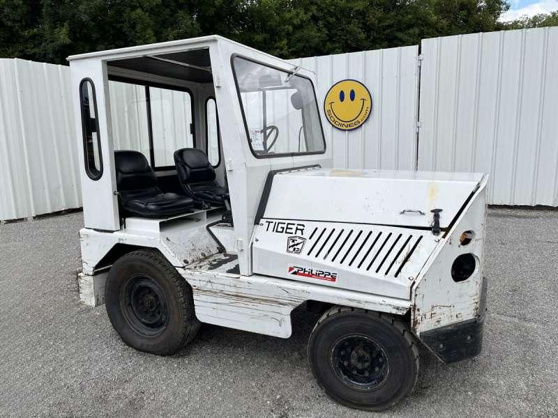 TAYLOR-DUNN TC-40 - Tractor: afbeelding 1 TAYLOR-DUNN TC-40 - Tractor: afbeelding 1