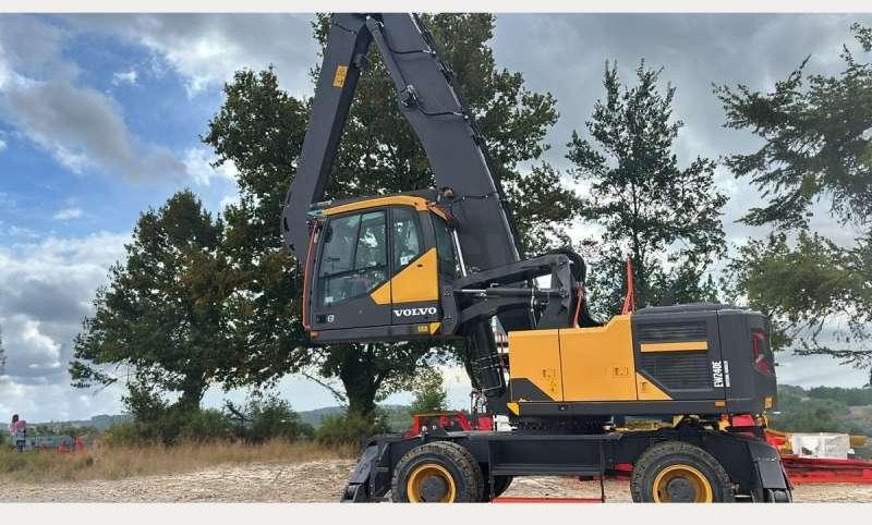 Volvo EW240EMH - Overslagkraan: afbeelding 2 Volvo EW240EMH - Overslagkraan: afbeelding 2