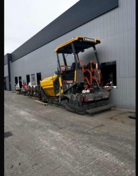Volvo P2820D MACHINE SUISSE - Asfaltafwerkmachine: afbeelding 2 Volvo P2820D MACHINE SUISSE - Asfaltafwerkmachine: afbeelding 2