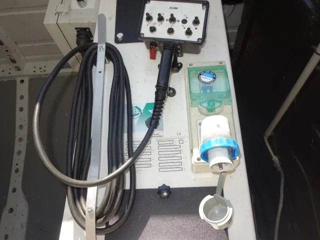 Renault Master 12 METER SKY WORKER - Bestelwagen: afbeelding 5 Renault Master 12 METER SKY WORKER - Bestelwagen: afbeelding 5