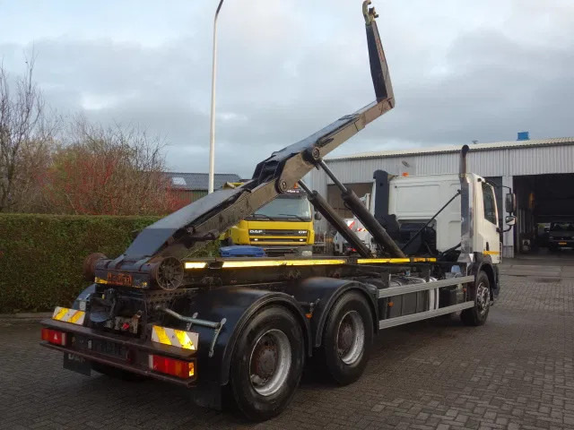 DAF 85.410 CF 6X4 SLEEL SPRINGS MANUAL GEARBOX - Haakarmsysteem vrachtwagen: afbeelding 2 DAF 85.410 CF 6X4 SLEEL SPRINGS MANUAL GEARBOX - Haakarmsysteem vrachtwagen: afbeelding 2