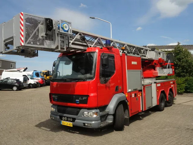 DAF LF 55.250 METZ 30 meter - Brandweerwagen: afbeelding 2 DAF LF 55.250 METZ 30 meter - Brandweerwagen: afbeelding 2