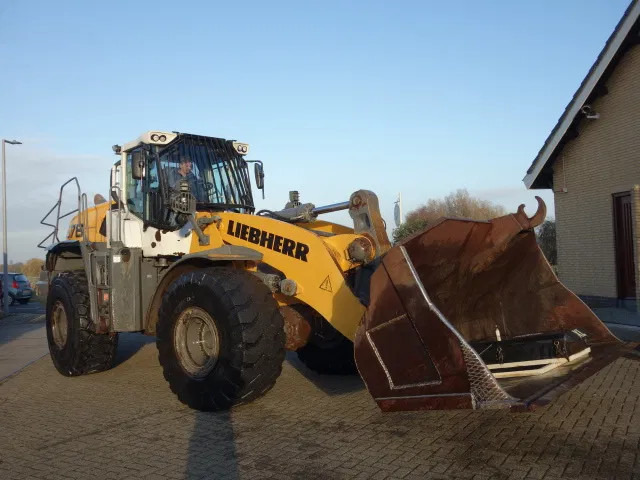Liebherr L576X POWER,SNELWISSEL SYSTEEM,AIRCO - Wiellader: afbeelding 3 Liebherr L576X POWER,SNELWISSEL SYSTEEM,AIRCO - Wiellader: afbeelding 3