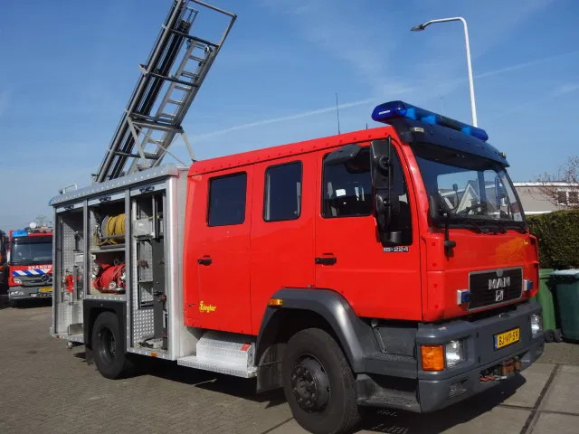 MAN 15 224-with winch 2500liter water tank,ziegler pomp - Brandweerwagen: afbeelding 1 MAN 15 224-with winch 2500liter water tank,ziegler pomp - Brandweerwagen: afbeelding 1