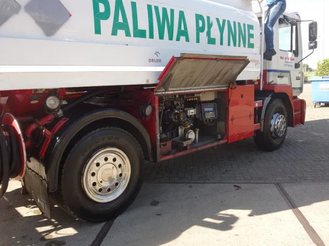 MAN 19-264 manual fuelpump 13500 liter,6 cil - Tankwagen: afbeelding 3 MAN 19-264 manual fuelpump 13500 liter,6 cil - Tankwagen: afbeelding 3